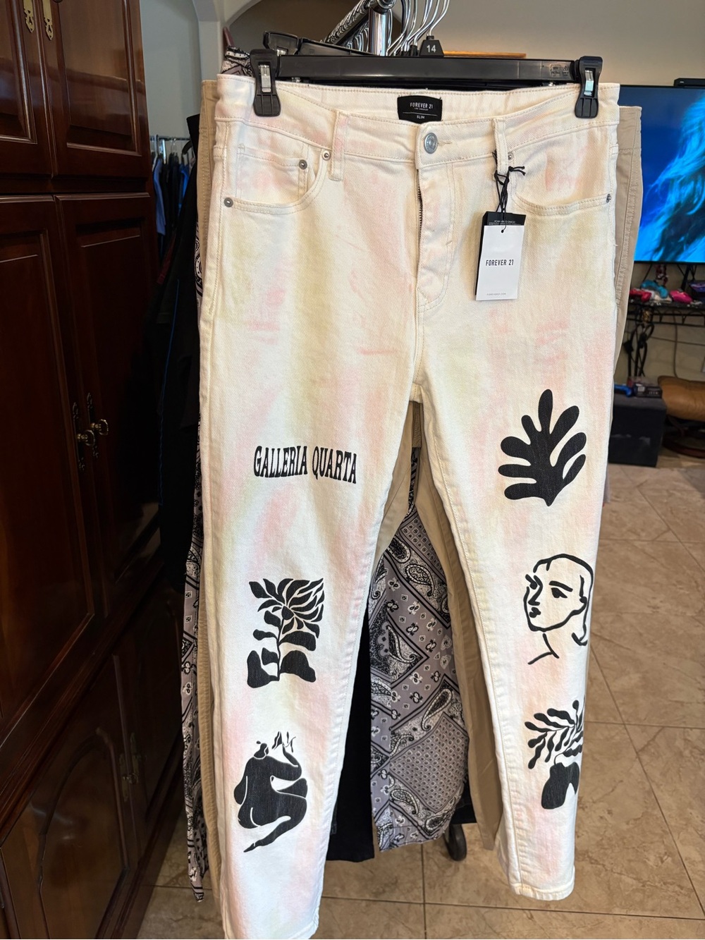 Forever 21 Men’s White Graphic Print Jeans